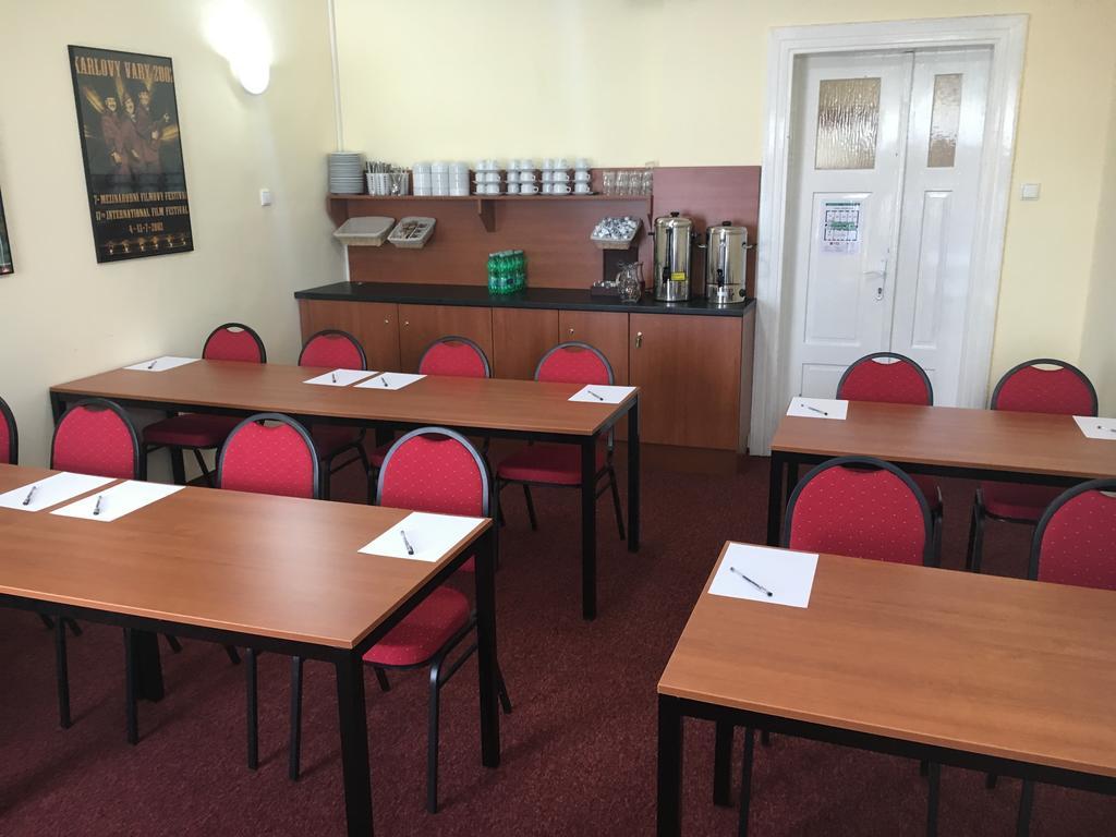 Pension Village Karlovy Vary Ngoại thất bức ảnh