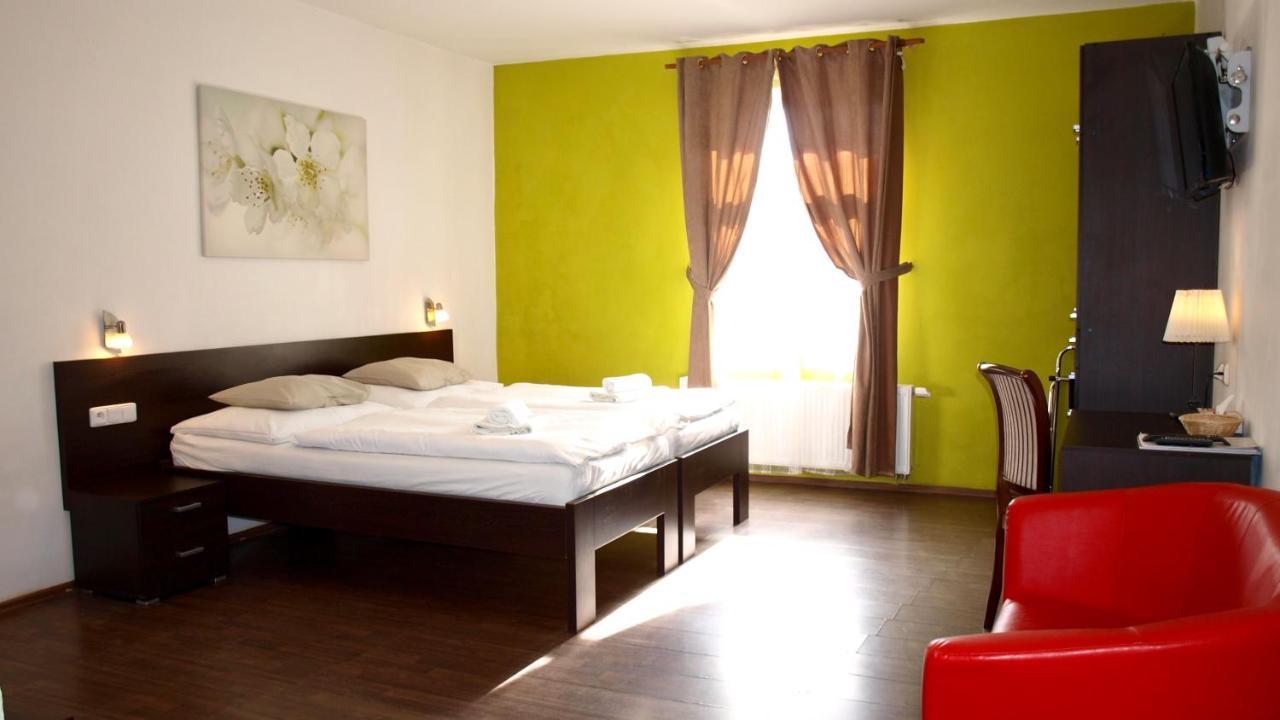 Pension Village Karlovy Vary Ngoại thất bức ảnh