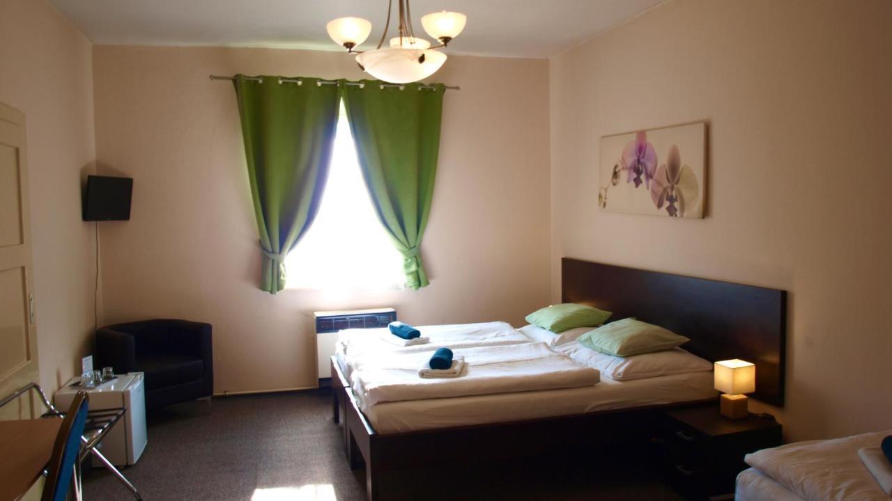 Pension Village Karlovy Vary Ngoại thất bức ảnh