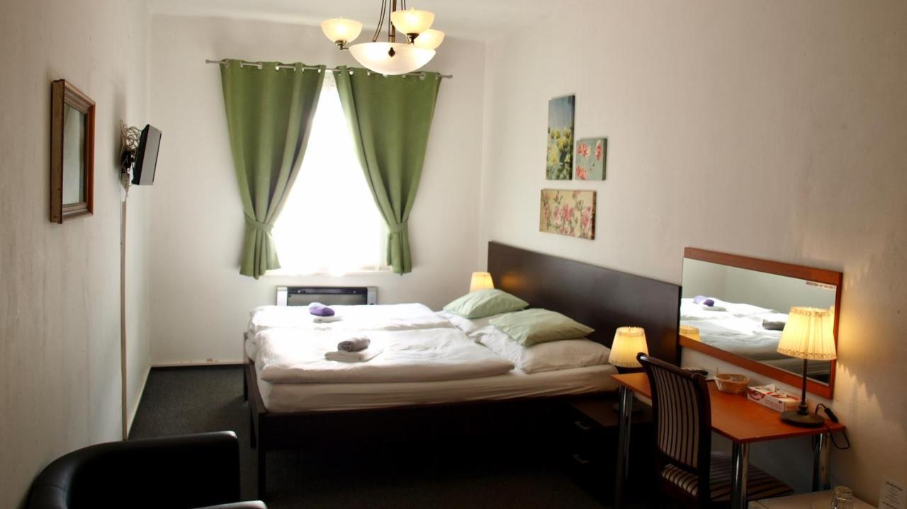 Pension Village Karlovy Vary Ngoại thất bức ảnh