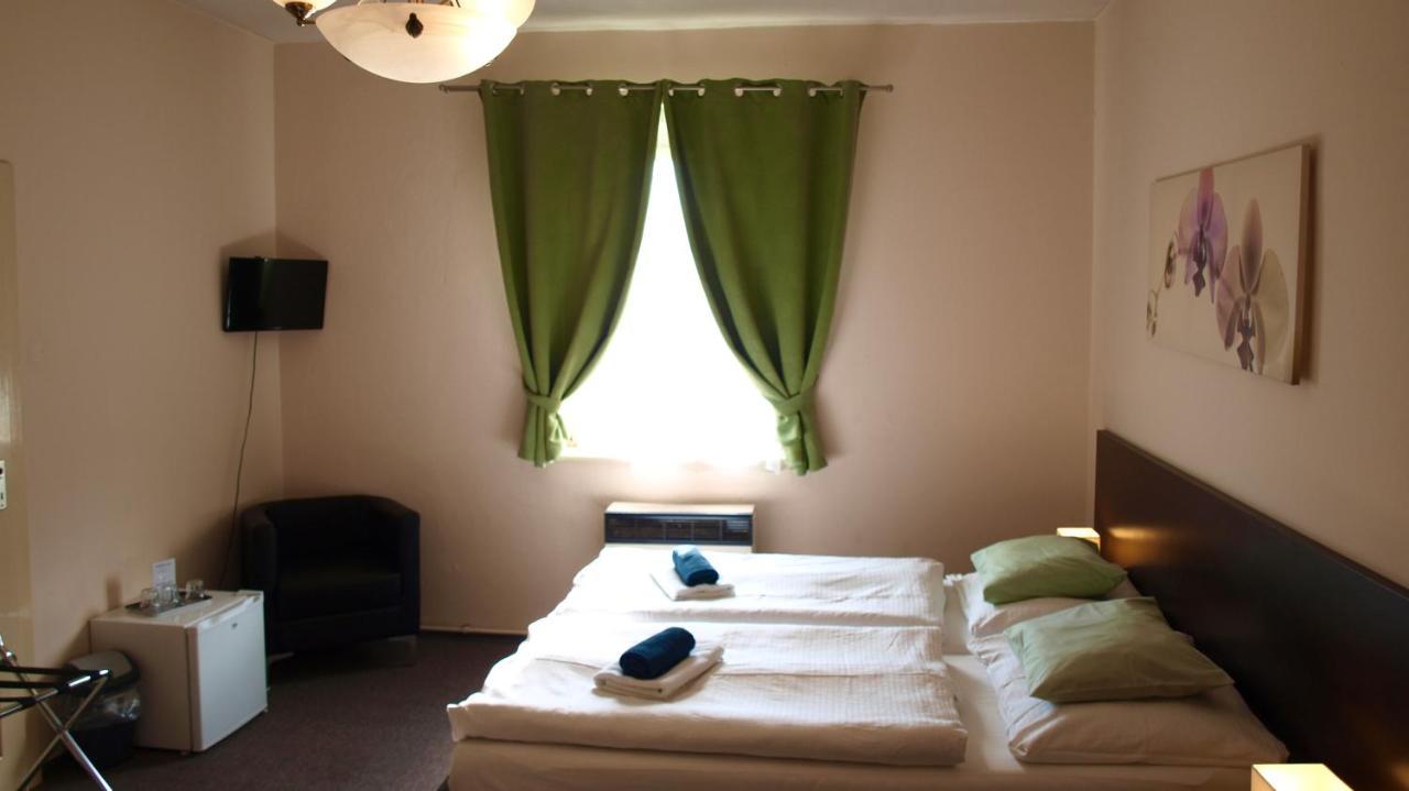 Pension Village Karlovy Vary Ngoại thất bức ảnh