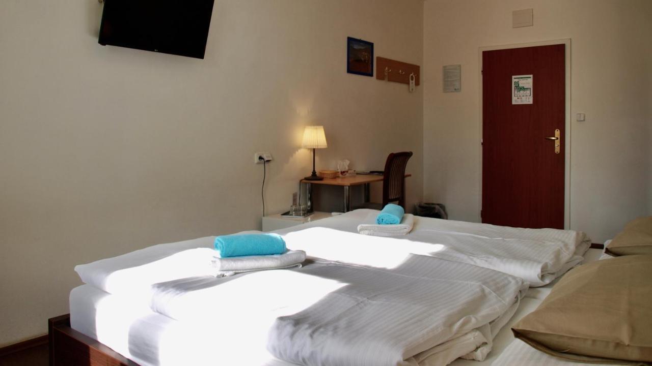 Pension Village Karlovy Vary Ngoại thất bức ảnh