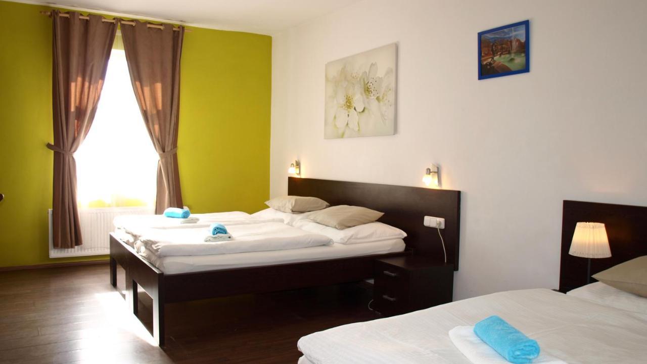 Pension Village Karlovy Vary Ngoại thất bức ảnh