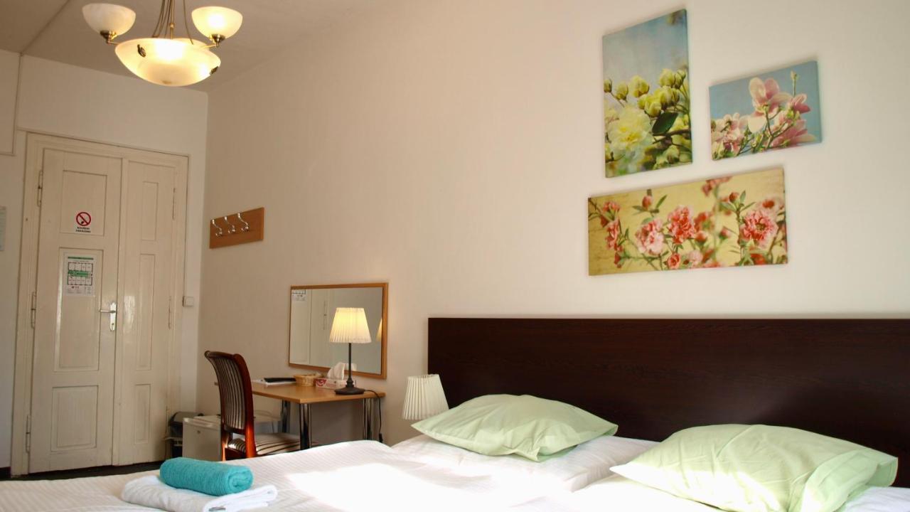 Pension Village Karlovy Vary Ngoại thất bức ảnh