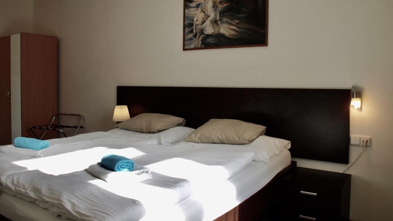 Pension Village Karlovy Vary Ngoại thất bức ảnh