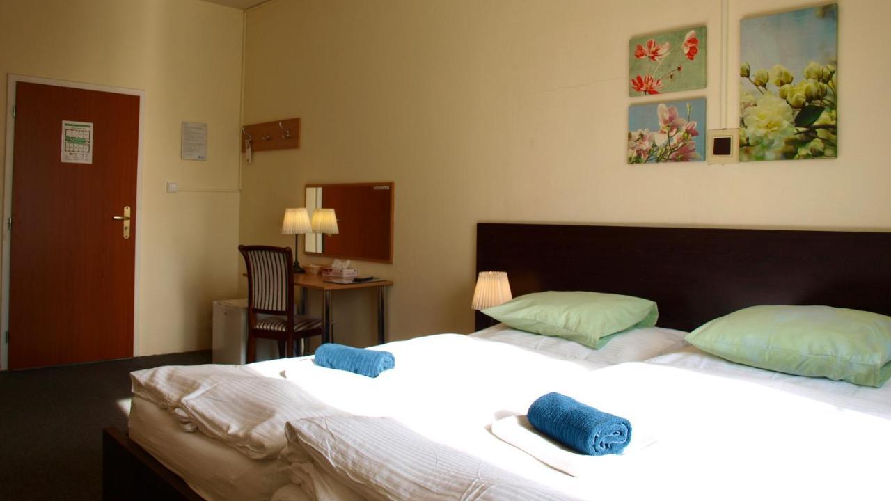 Pension Village Karlovy Vary Ngoại thất bức ảnh