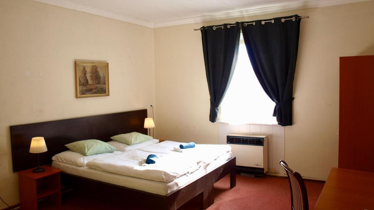 Pension Village Karlovy Vary Ngoại thất bức ảnh